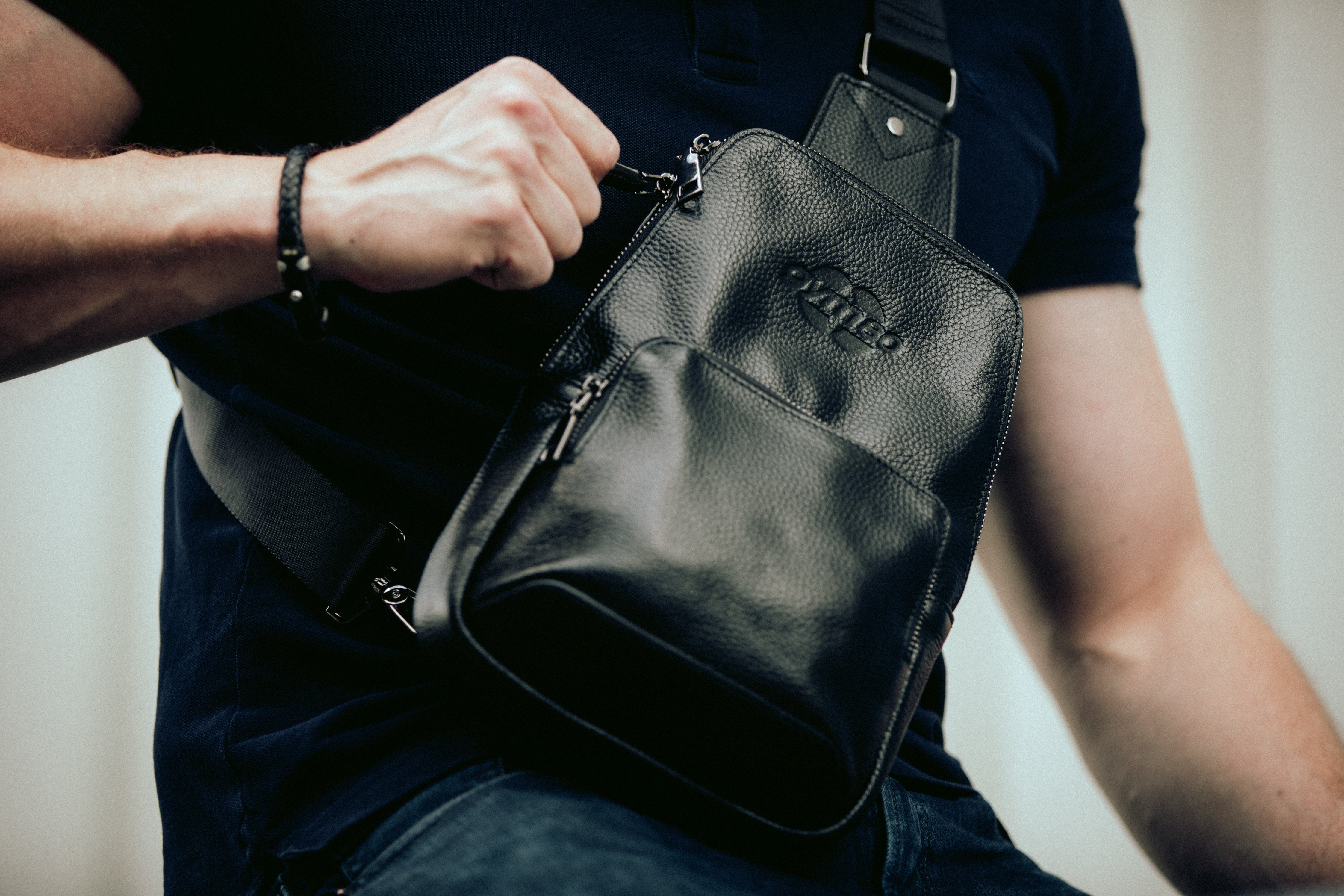 CROSS BODY BAG