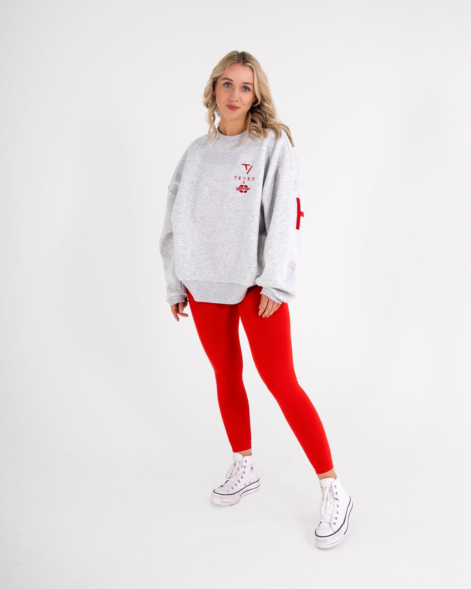 SIGNATURE OVERSIZED SWEATER - LIGHT GREY/RED