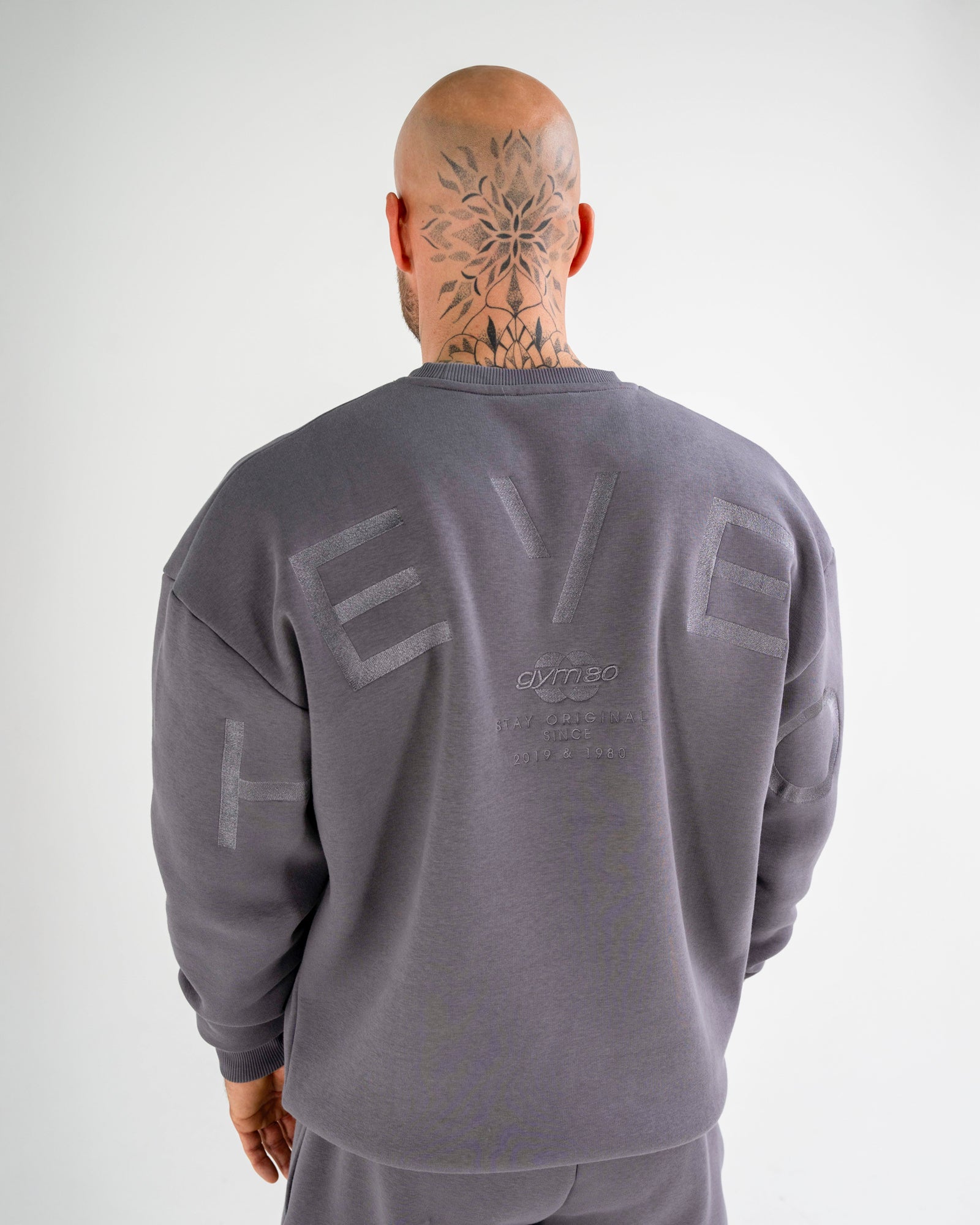 ARRIVAL SIGNATURE SWEATER - GRAPHITE