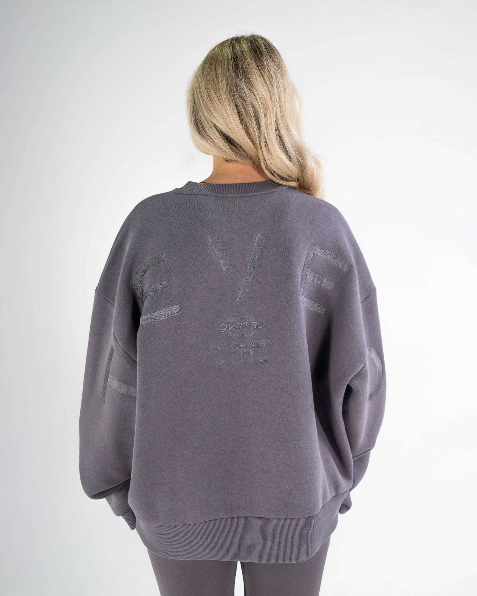 SIGNATURE OVERSIZED SWEATER - GRAPHIT