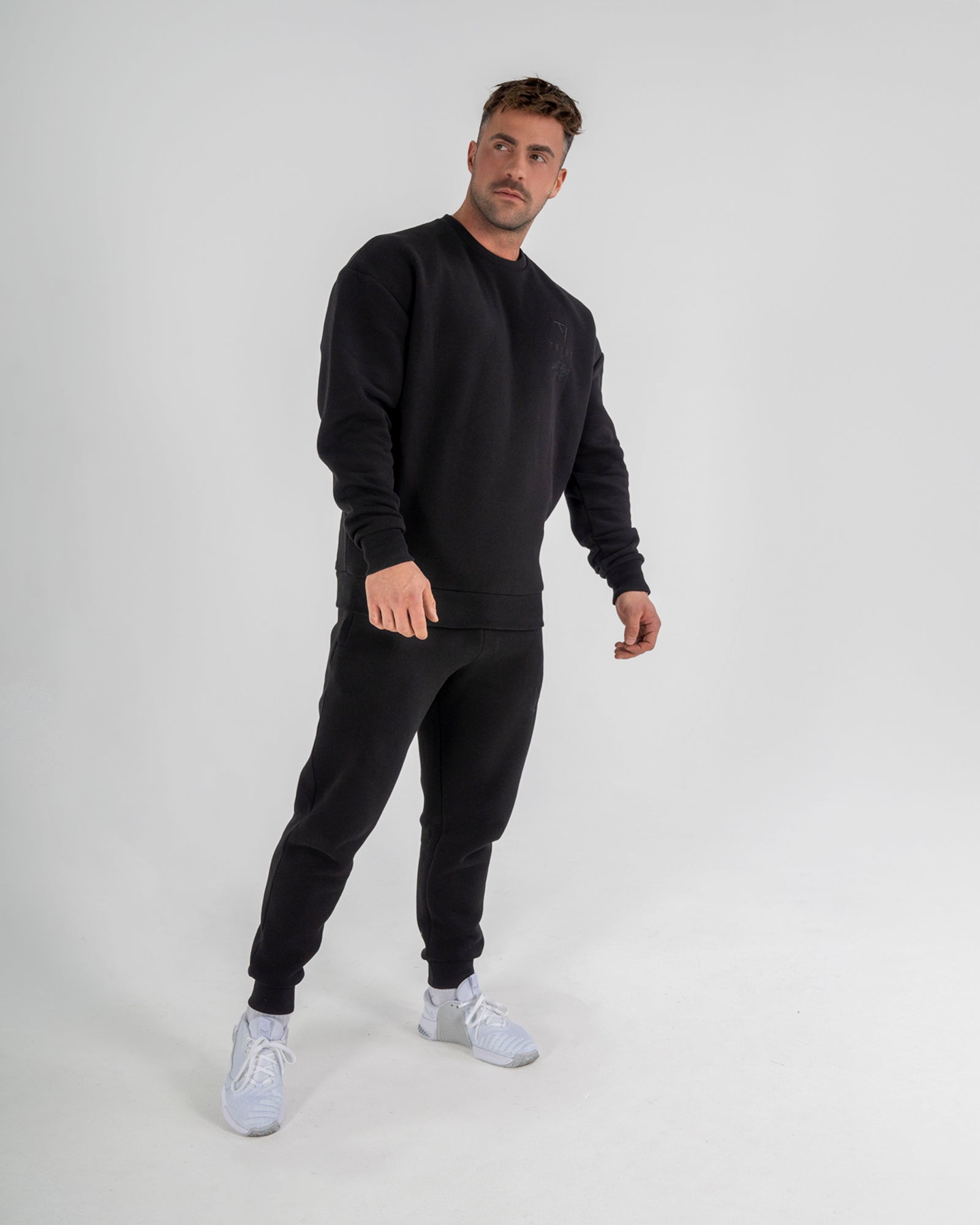 ARRIVAL SIGNATURE SWEATER - BLACK