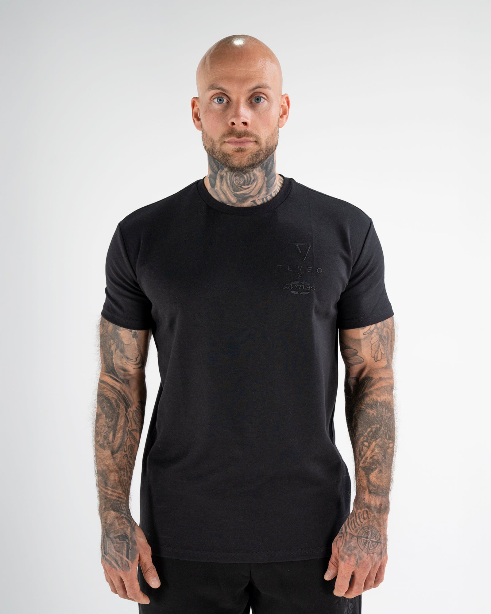 ARRIVAL FITTED T-SHIRT - BLACK